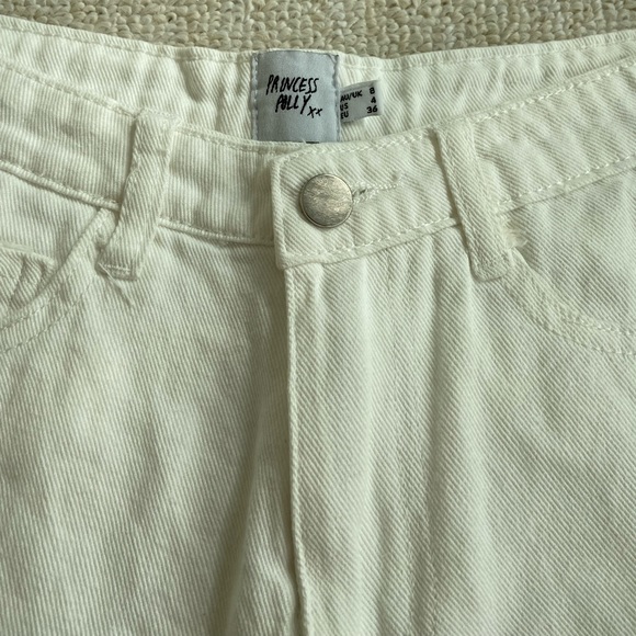 Princess Polly White Shorts - Picture 2 of 3